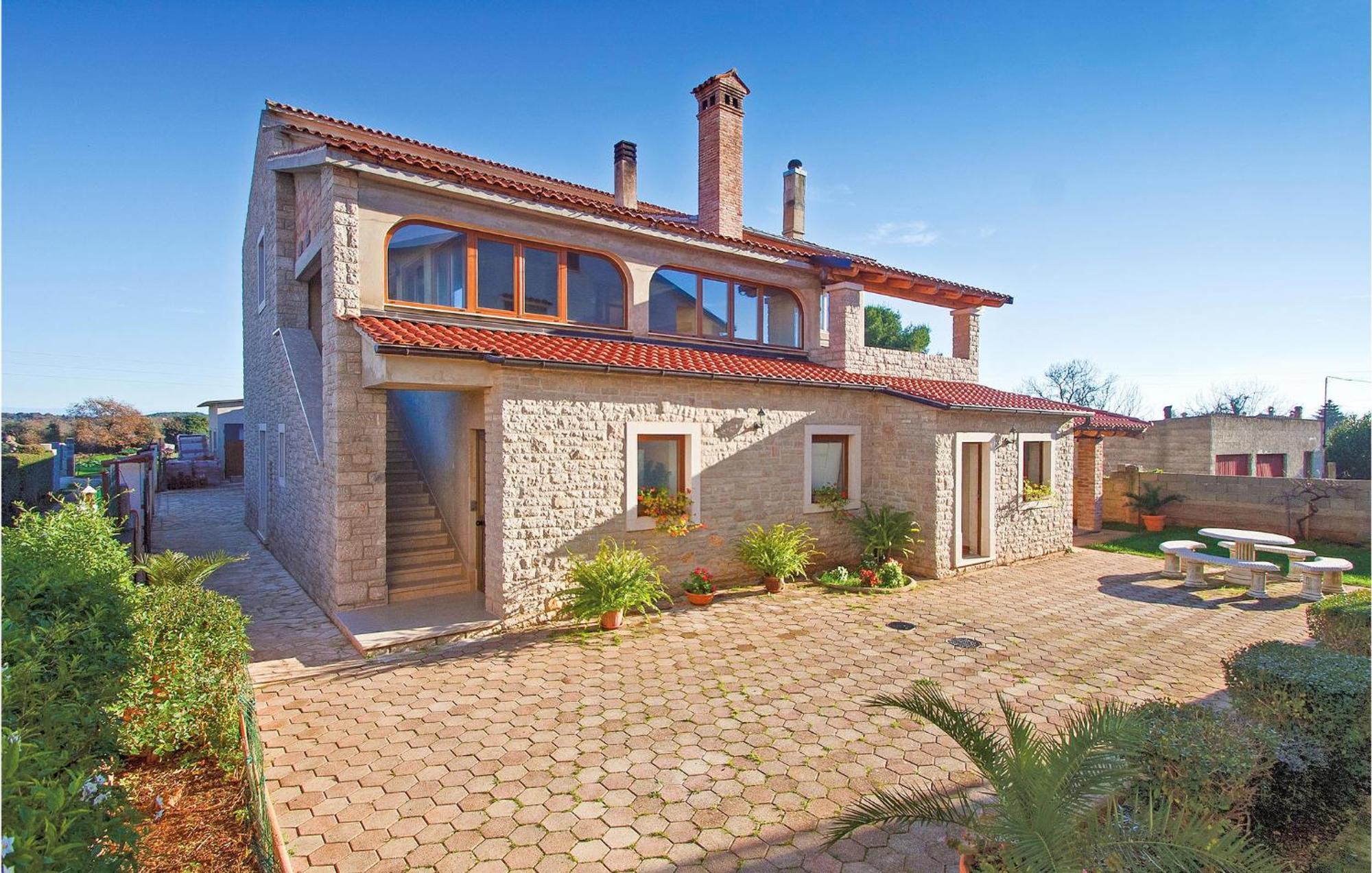 Lovely Home In Sisan With Outdoor Swimming Pool Esterno foto