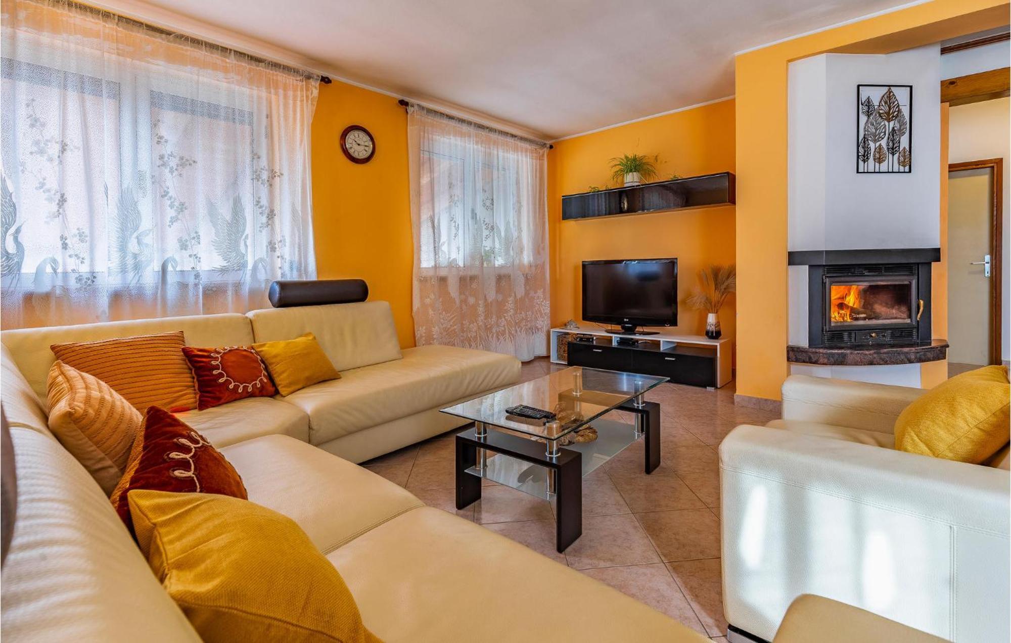 Lovely Home In Sisan With Outdoor Swimming Pool Esterno foto