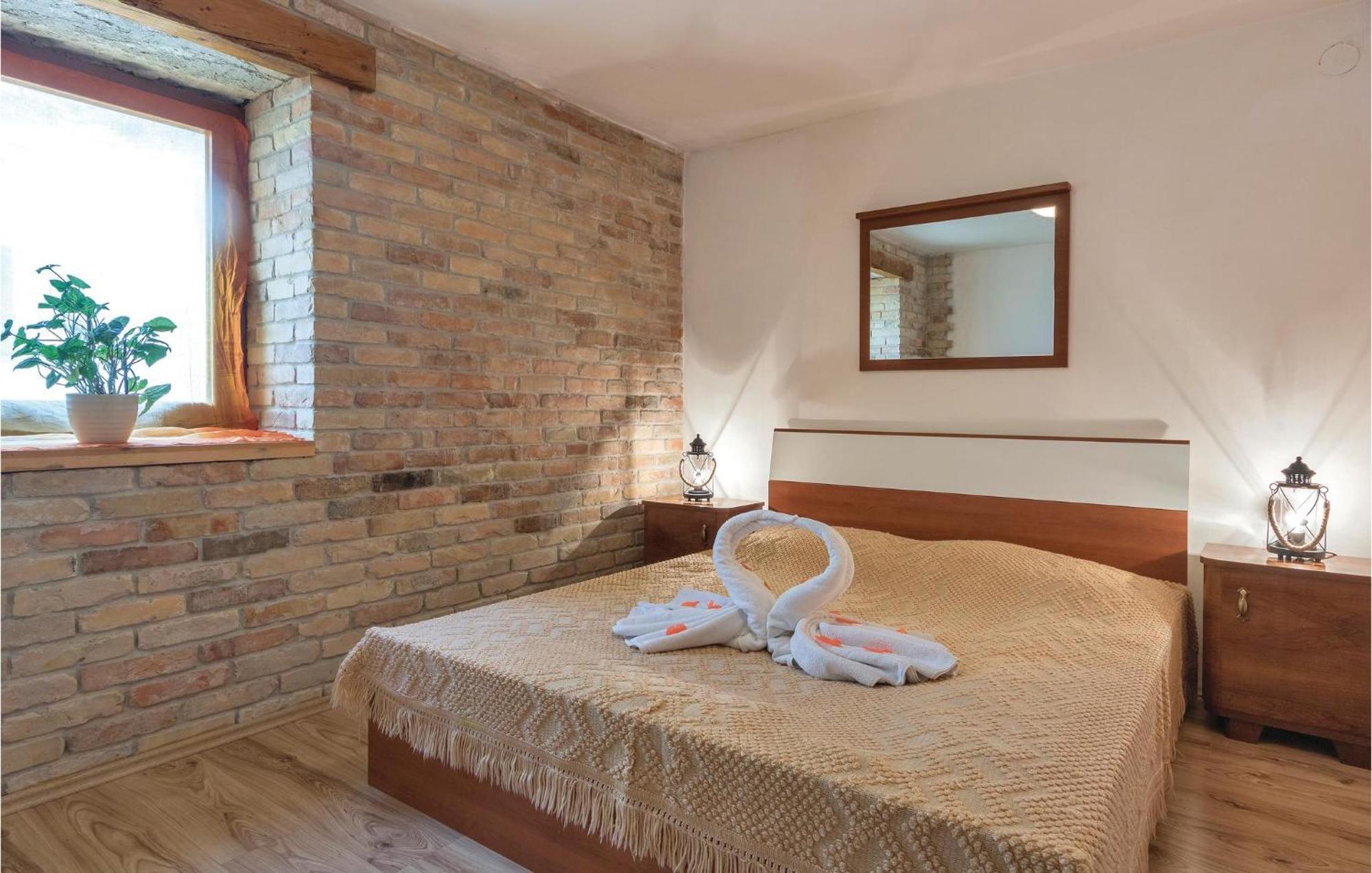 Lovely Home In Sisan With Outdoor Swimming Pool Esterno foto