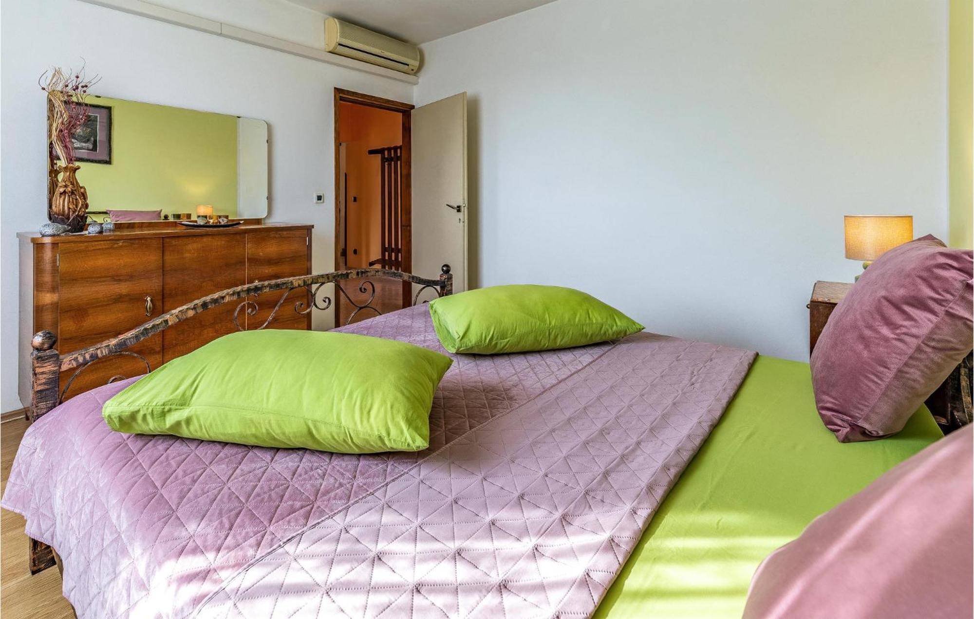 Lovely Home In Sisan With Outdoor Swimming Pool Esterno foto